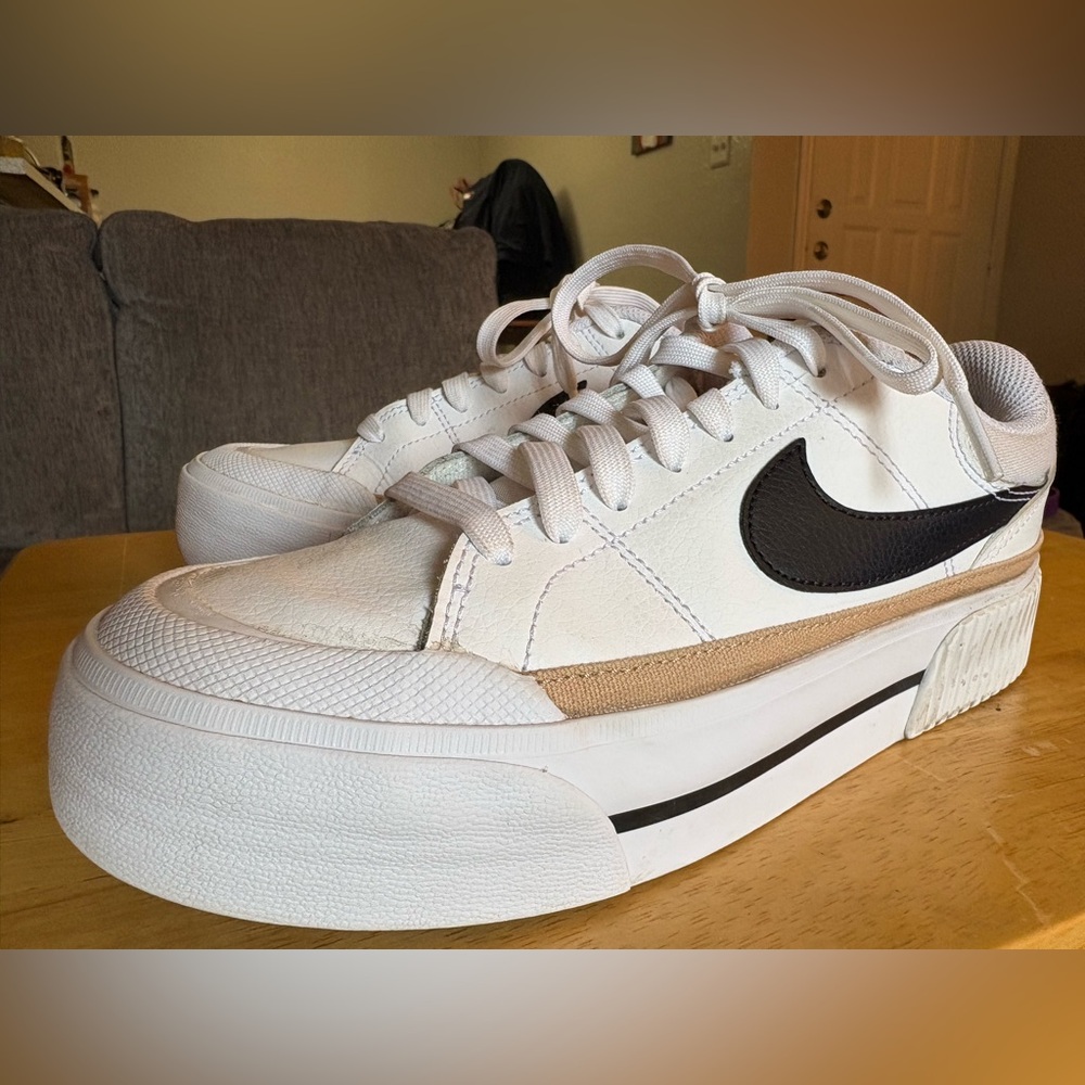 Nike Court Legacy Lift size 7